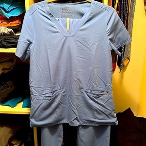 Figs scrubs